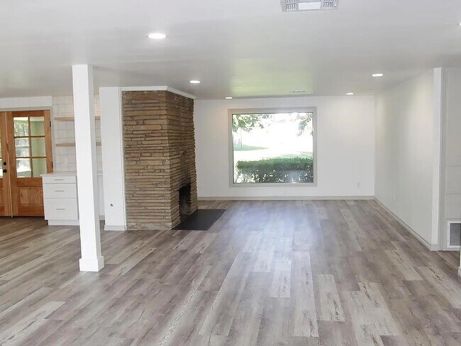 Foto del edificio - 10724 Major Ave