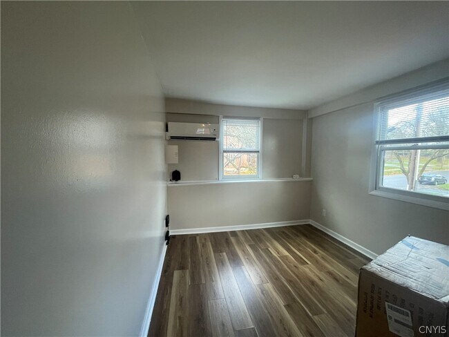 Foto del edificio - 60 Oswego St