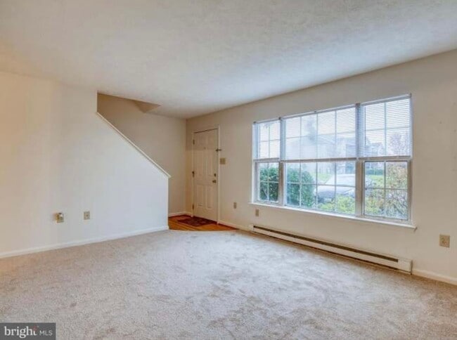 Building Photo - 211 Little River Dr