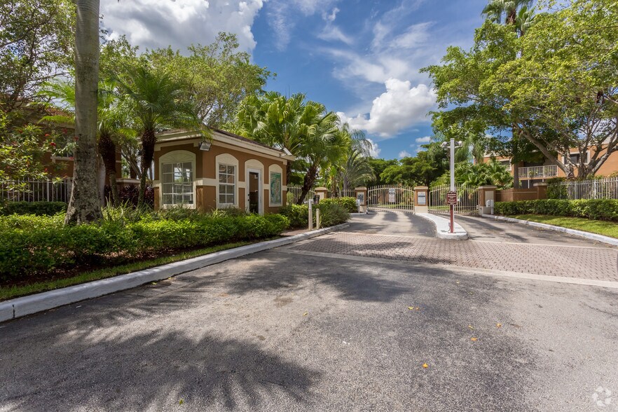 Emerald Palms Apartment Rentals Miami, FL