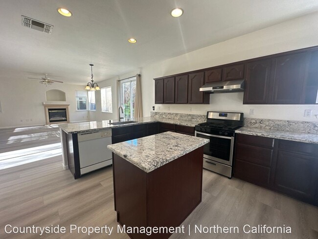Building Photo - 5 br, 2.5 bath House - 672 Ashlynn Way