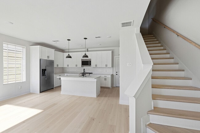 Foto del edificio - HARMON West Meade by Crescent Communities