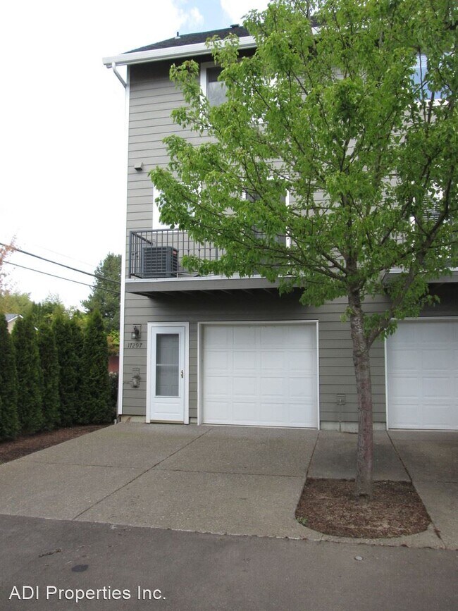 Foto del edificio - 2 br, 2.5 bath House - 17297 SW Whitley Way
