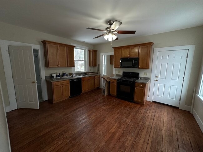 Foto del edificio - 1160 Boston Rd