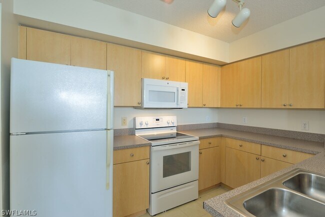 Foto del edificio - 8736 River Homes Lane
