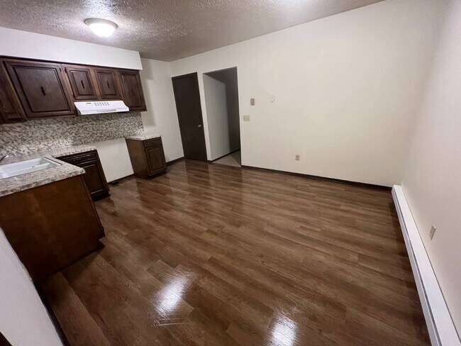 Foto del edificio - 2145 Kenyon St