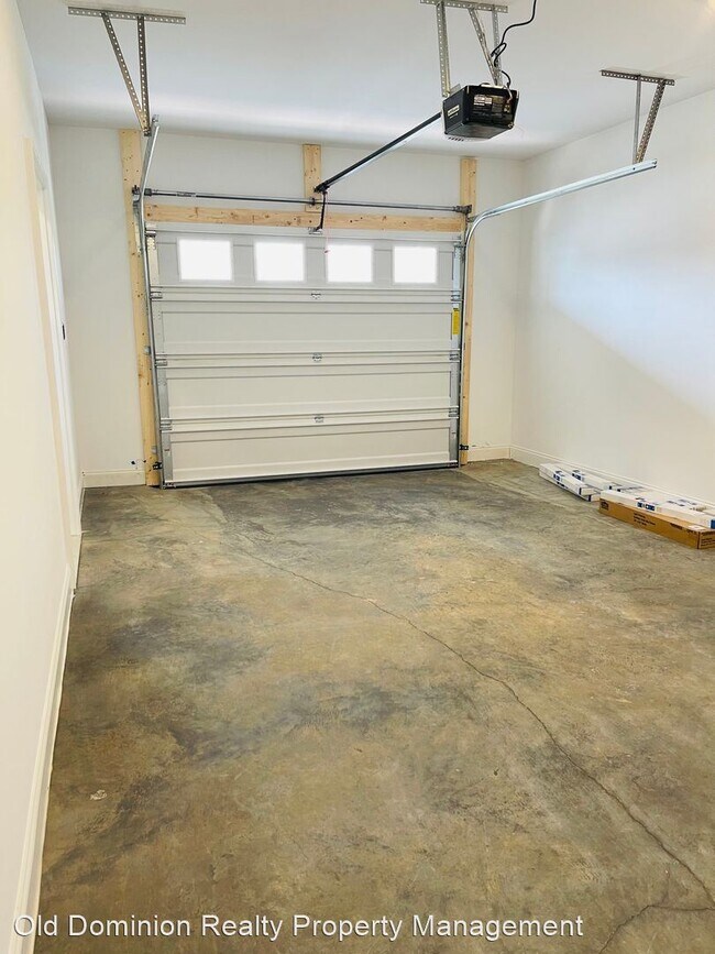 Building Photo - 3 br, 2.5 bath House - 1059 Harvest Court