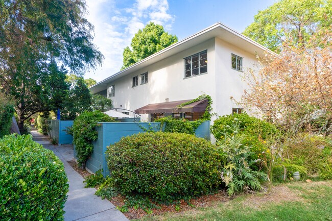 Foto del edificio - 5161 Village Grn