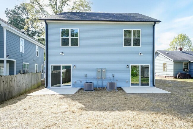 Building Photo - Brand NEW Three Bedroom Home!