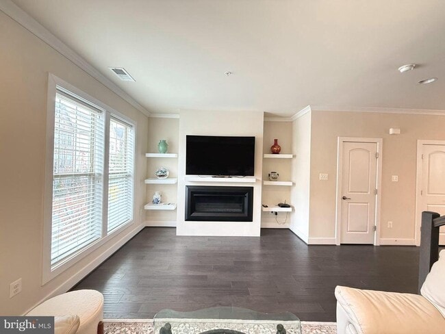 Building Photo - 321 Hendrix Ave