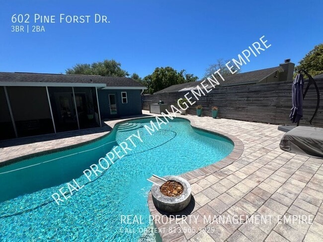 Photo - 602 Pine Forest Dr House