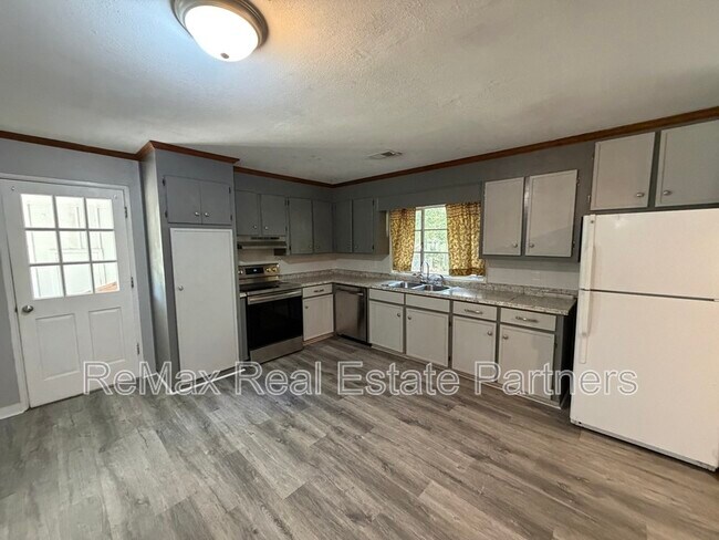 Building Photo - 419 S 36th Ave