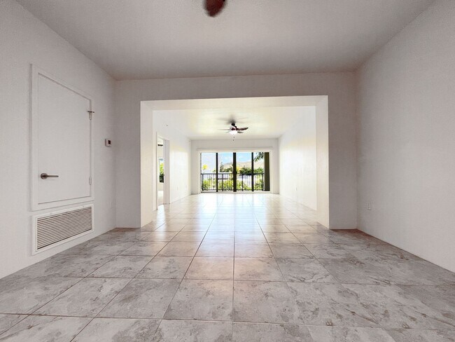 Foto del edificio - Pet Friendly 2-Bedroom Condo with Central ...