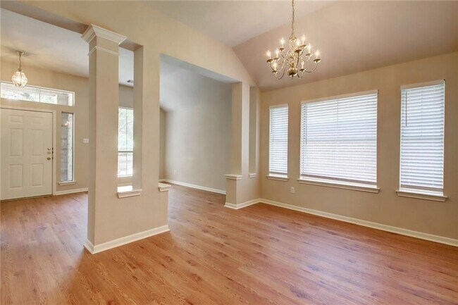 Building Photo - 3614 Bird House Dr