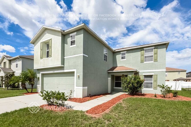 Foto del edificio - 10717 Boyette Creek Blvd