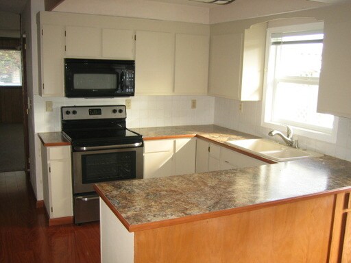 Building Photo - 440 Wilshire Dr N
