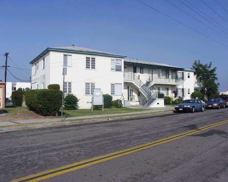 Building Photo - 4546-4562 Boundary St