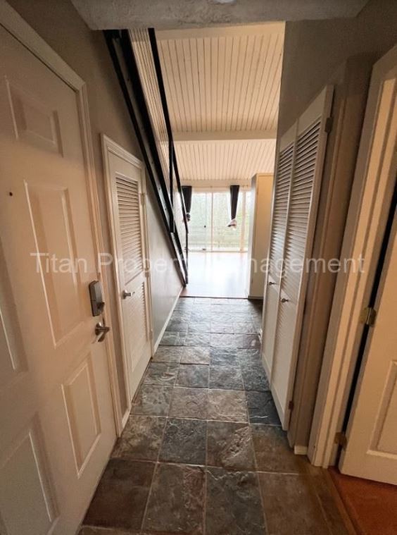 Building Photo - Comfortable condo living in Tanglewood!