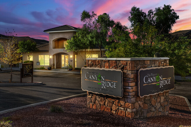 Foto del edificio - The Place At Canyon Ridge