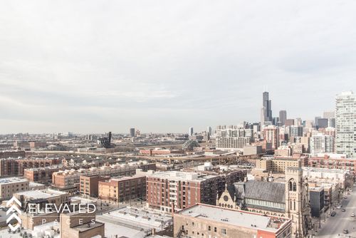 Building Photo - 2101 S Michigan Ave