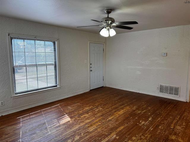 Foto del edificio - 3304 Sherwood Ln