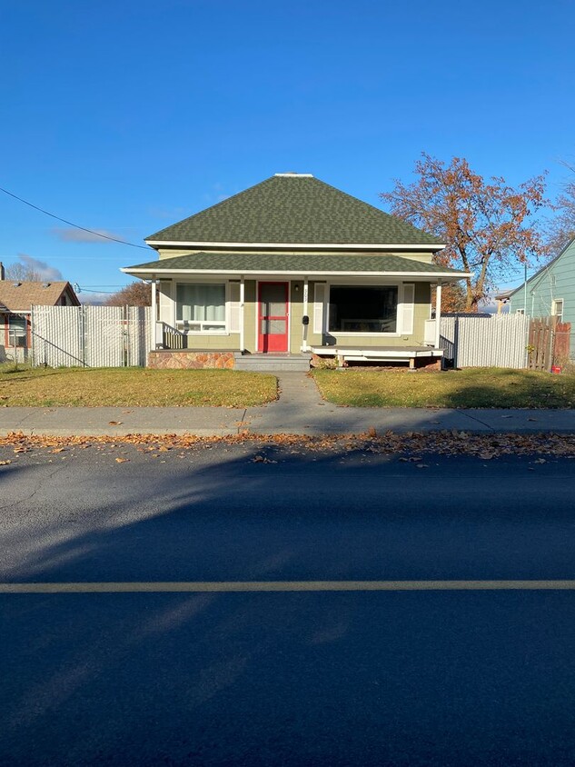 Foto principal - Cozy 2-bedroom, 1 bathroom in The Dalles –...