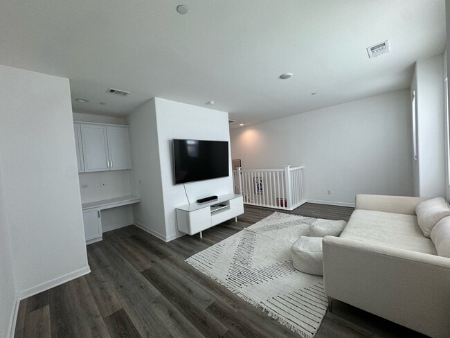 loft and office nook - 13031 Centre Dr