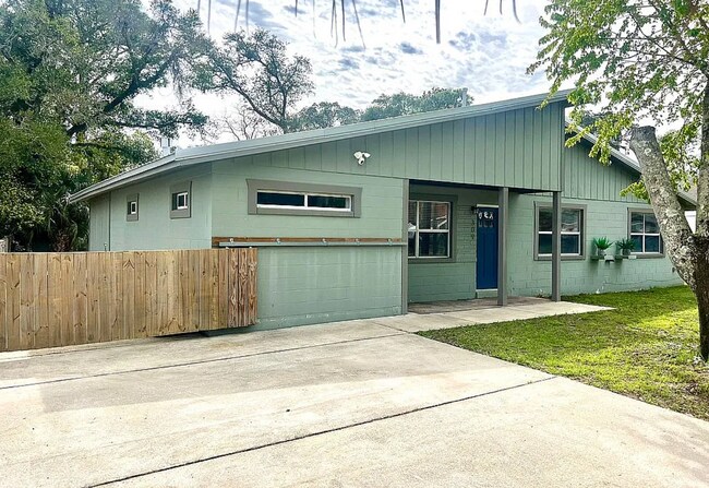 Building Photo - 309 Kepner Dr NE