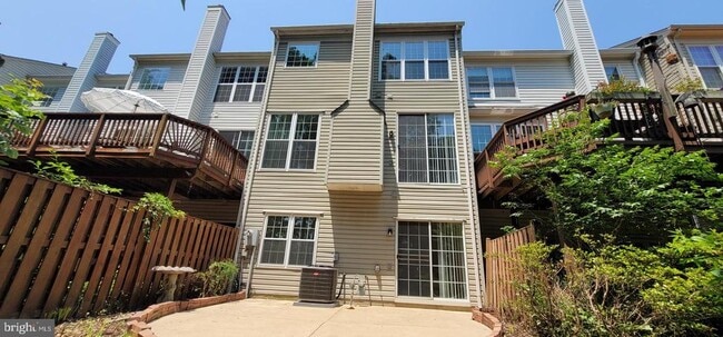 Building Photo - 3619 Bracknell Dr