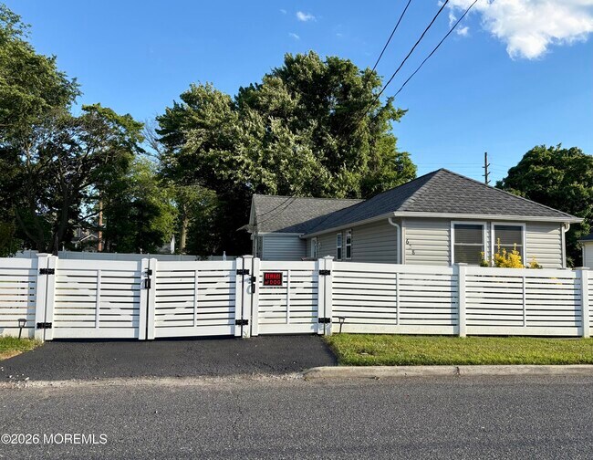 Foto del edificio - 628 Columbia Ave