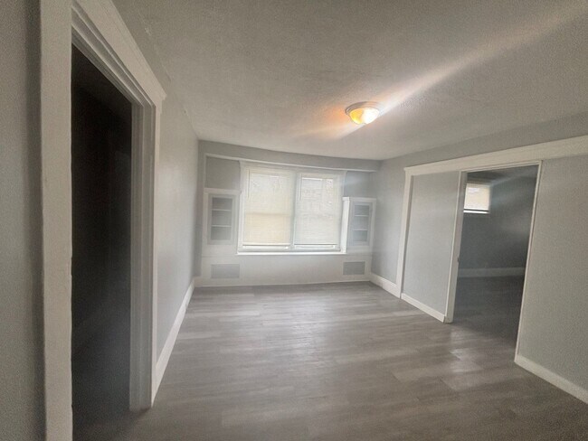 Foto del edificio - 2069 W 98th St