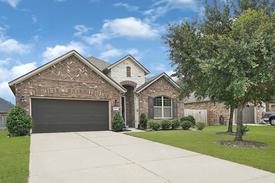 Foto principal - 8126 Lockridge Terrace Ln