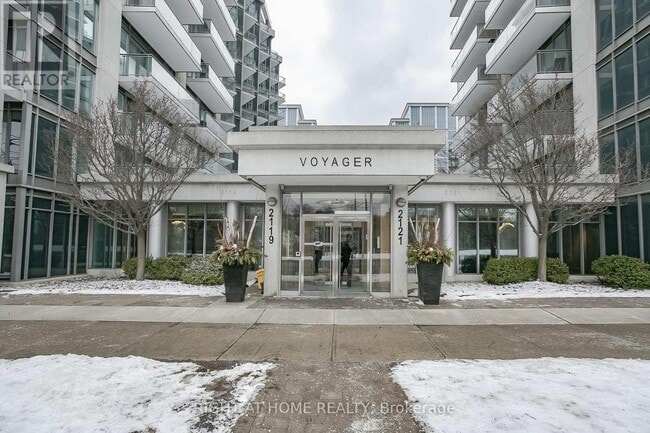 Building Photo - 2119 Lake Shore Blvd W