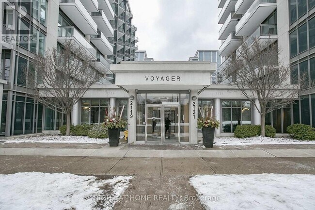 Photo du bâtiment - 2119 Lake Shore Blvd W
