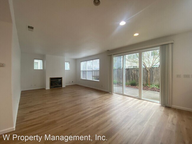 Foto del edificio - 3935 Arthur Ashe Cir