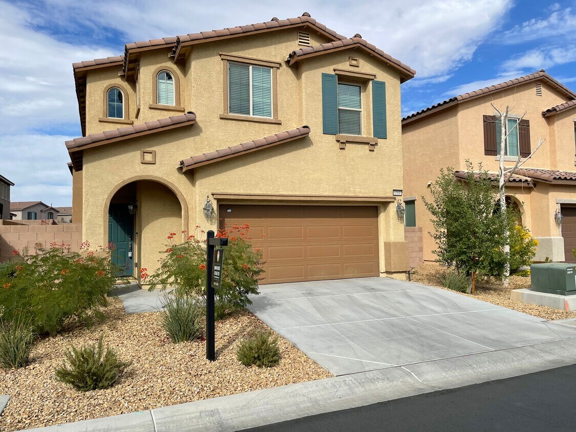 Foto principal - 6568 Pine Hall Ave