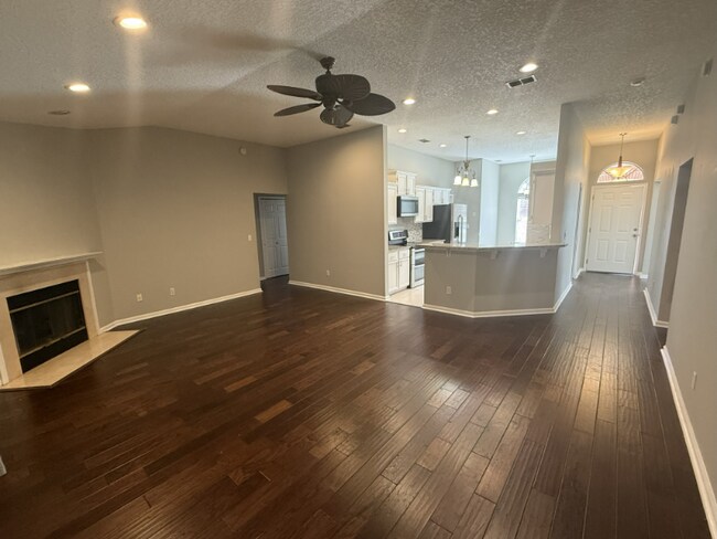 Foto del edificio - 3867 Chapelgate Rd