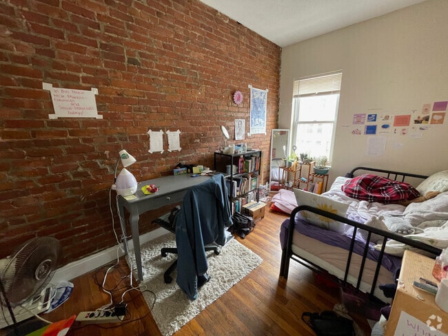 Building Photo - 858 Huntington Ave