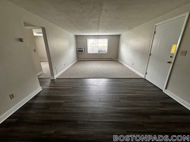 Building Photo - 10 Totman Dr