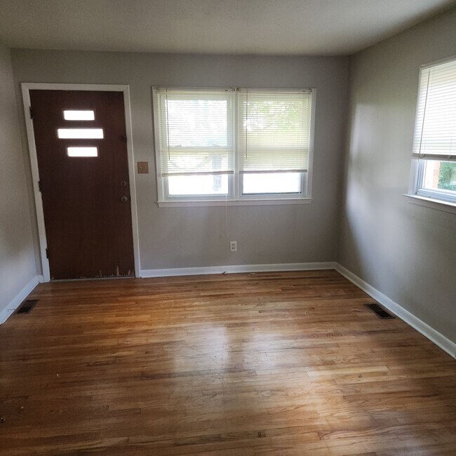 Foto del edificio - Small 2 Bedroom, 1 Bath House FOR RENT in ...
