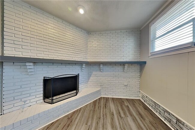 Foto del edificio - 100 John Christopher Dr