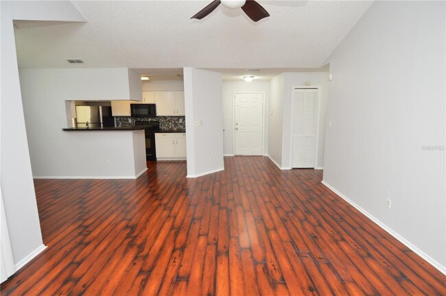 Building Photo - 8605 Mallard Reserve Dr