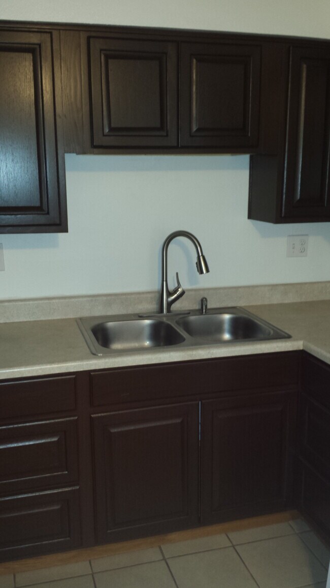 Foto del edificio - 4311 Dewey Dr