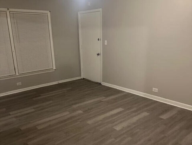 Foto del edificio - 14502 Cottage Grove Ave