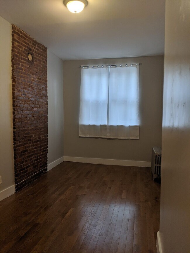 Foto del edificio - 237 Troy Ave