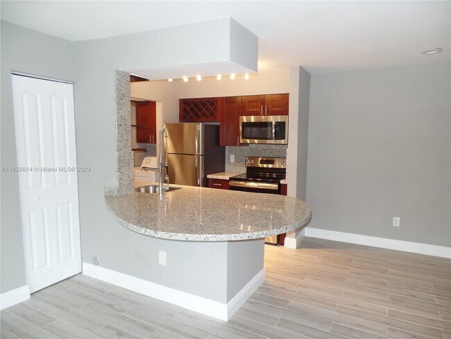 Building Photo - 1263 SW 46th Ave