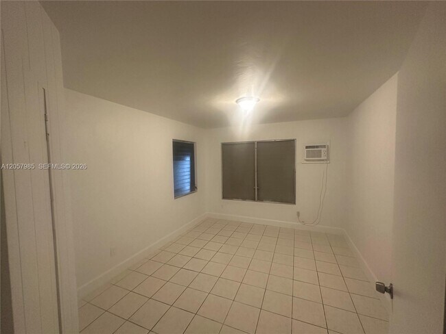 Foto del edificio - 3404 SW 14th St