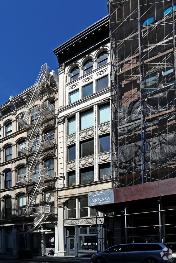 Building Photo - 424 Broome St