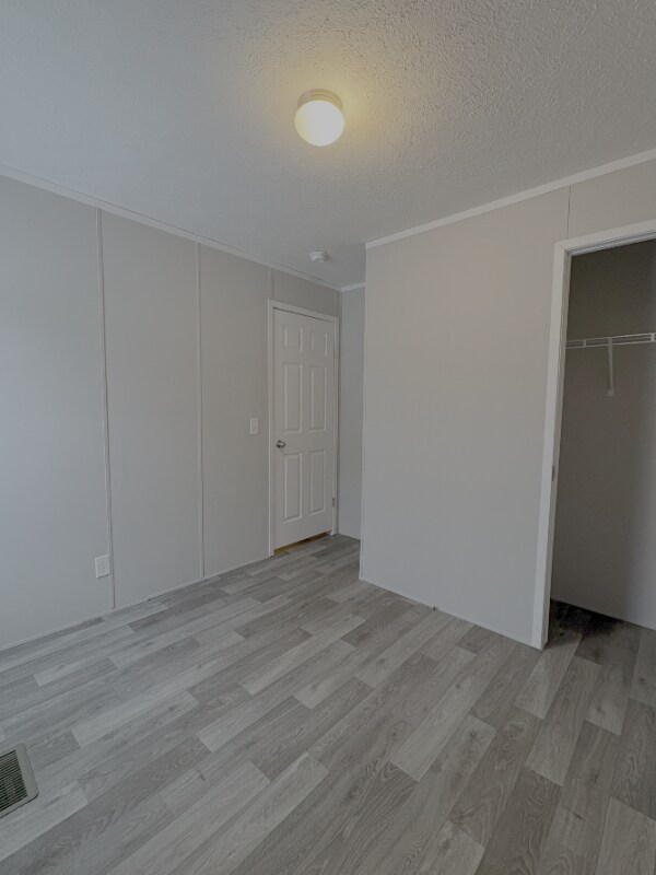 Building Photo - 358 Parker Lake Dr