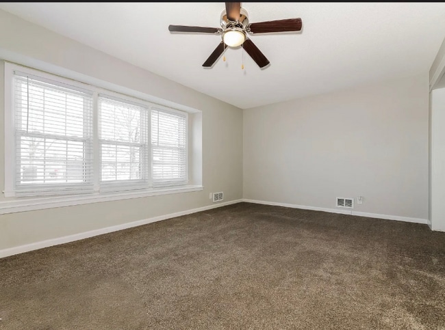 Building Photo - 119 E Garfield Ave